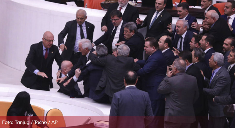 turska parlament .jpg